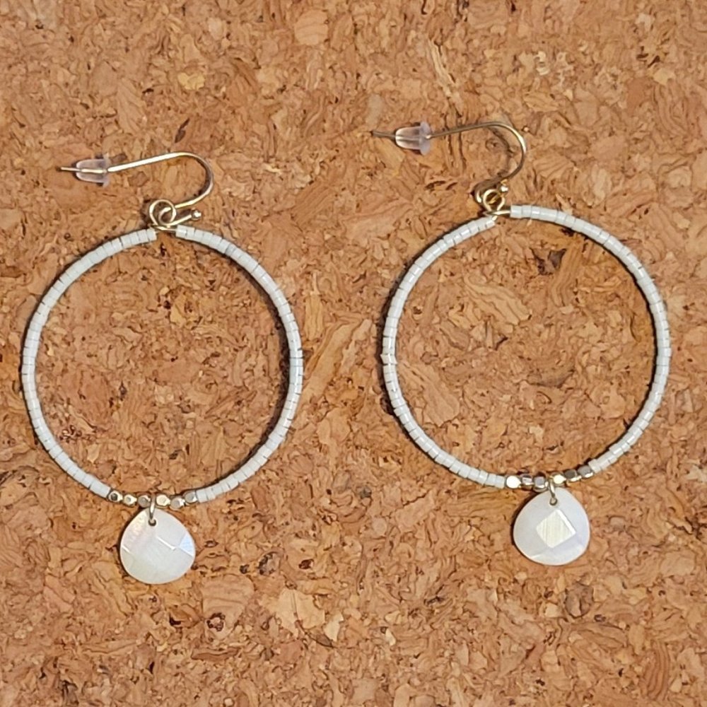 NWOT Beaded Dangling Circle Earrings